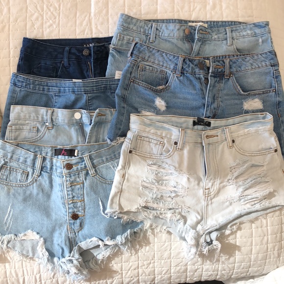 12 Denim shorts (Bundled) - Picture 2 of 5